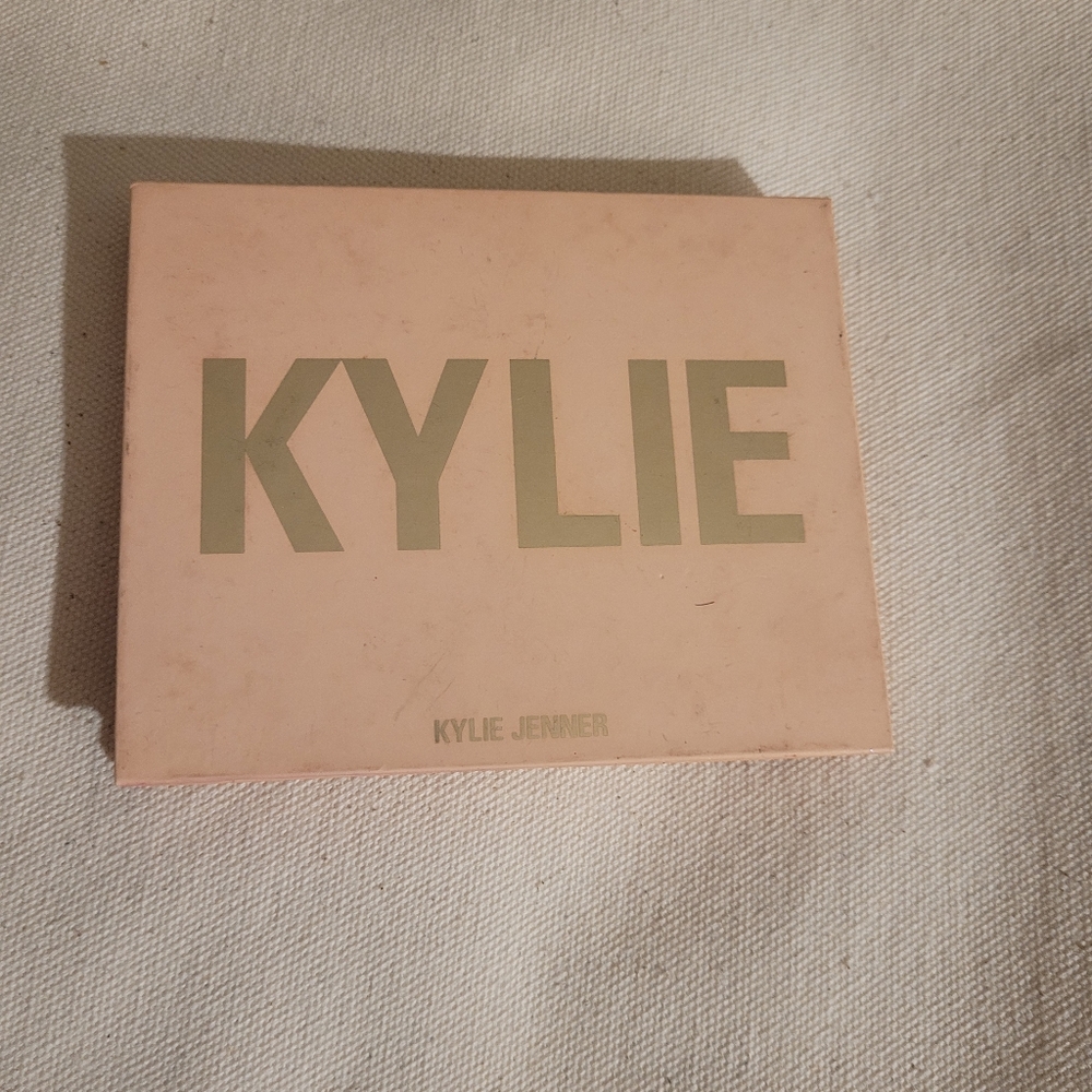 Kylie eyeshadow palette